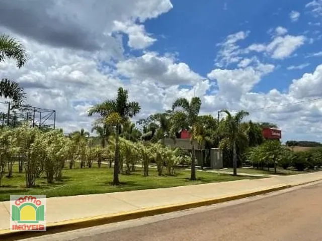 Casa com 364m² 3 quartos e 3 banheiros, à venda, no bairro Condomínio Residencial Gaudí em Anápolis