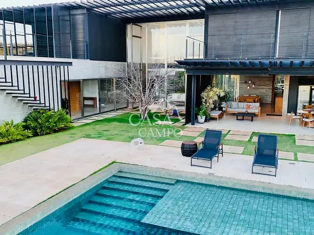 Casa com 2162m² 8 quartos e 10 banheiros, à venda ou para alugar, no bairro Condomínio Terras de São José II em Itu