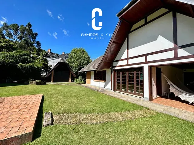 Casa com 1089m² 4 quartos e 3 banheiros, à venda, no bairro Alto do Capivari em Campos Do Jordão