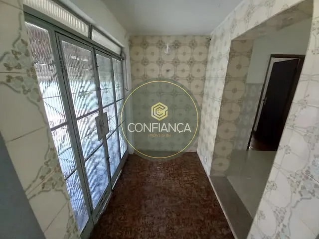 Casa com 360m² 3 quartos e 2 banheiros, à venda, no bairro Nova Vista em Belo Horizonte