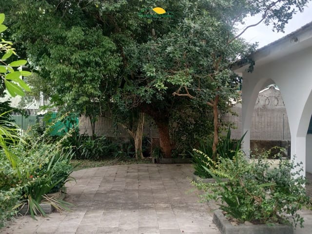 Foto do Casa - Casa Espaçosa em Morro das Pedras - Ótimo Investimento no Sul da Ilha, rua sem saída a 200 metros da Praia do Morro das Pedras - Florianópolis/SC! 🏡 | Costão Sul Imóveis