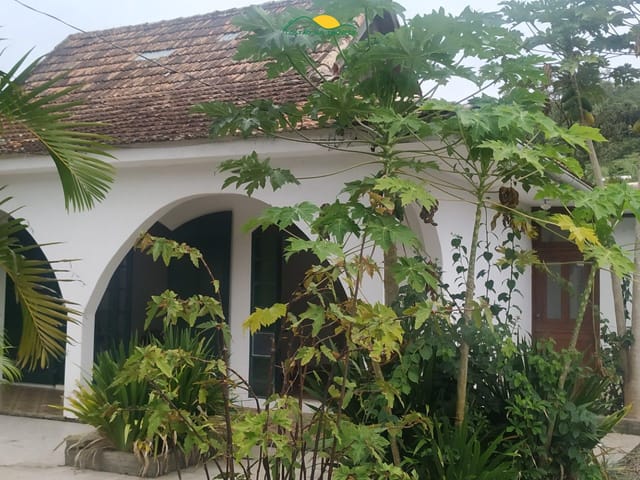 Foto do Casa - Casa Espaçosa em Morro das Pedras - Ótimo Investimento no Sul da Ilha, rua sem saída a 200 metros da Praia do Morro das Pedras - Florianópolis/SC! 🏡 | Costão Sul Imóveis