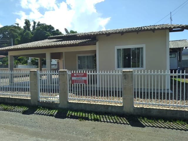 Casa com 524m² 3 quartos e 2 banheiros, à venda, no bairro Nossa Sra. da Paz em Balneário Piçarras
