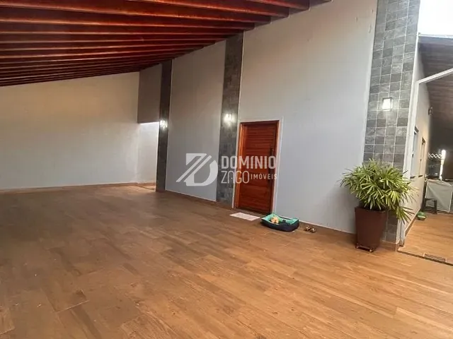 Casa com 250m² 3 quartos e 3 banheiros, à venda, no bairro Jardim Nenê Gomes em Uberaba