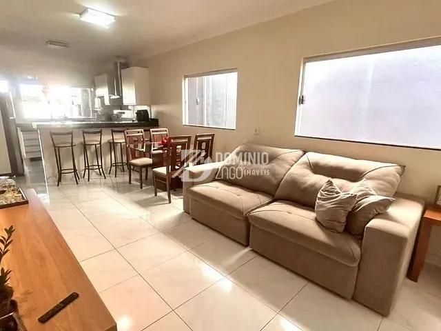Casa com 250m² 3 quartos e 3 banheiros, à venda, no bairro Jardim Nenê Gomes em Uberaba