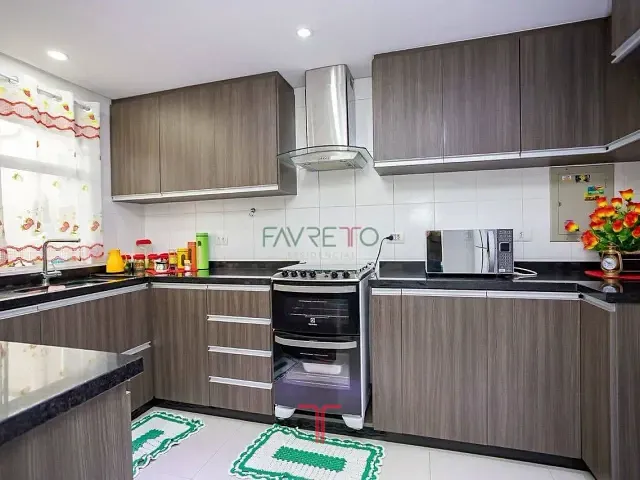 Casa à venda, no bairro Uberaba em Curitiba