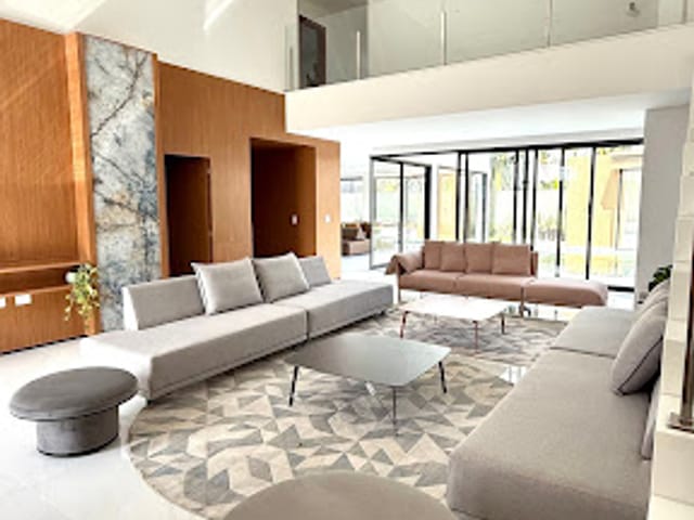 Casa com 587m² 4 quartos e 6 banheiros, à venda, no bairro Jacuhy em Serra