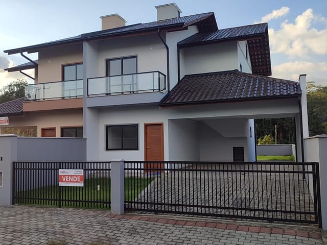 Sobrado com 242m² 3 quartos e 3 banheiros, à venda, no bairro Pomerode Fundos em Pomerode