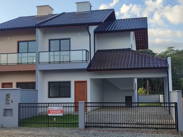 Sobrado com 242m² 3 quartos e 3 banheiros, à venda, no bairro Pomerode Fundos em Pomerode