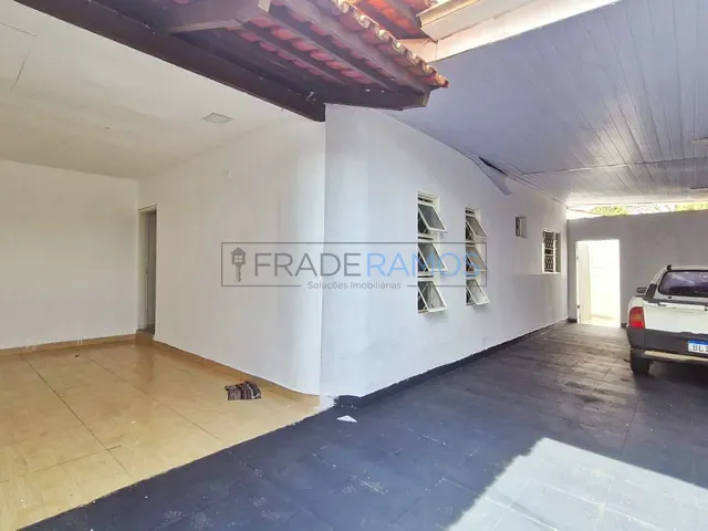 Casa com 214m² 3 quartos e 2 banheiros, à venda, no bairro Jardim Presidente em Goiânia