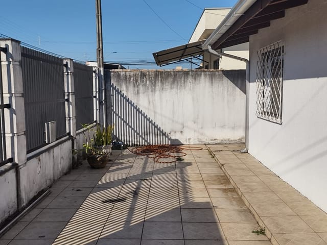 Casa 4 quartos e 2 banheiros, à venda, no bairro Cordeiros em Itajaí