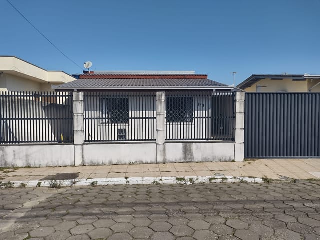 Casa 4 quartos e 2 banheiros, à venda, no bairro Cordeiros em Itajaí