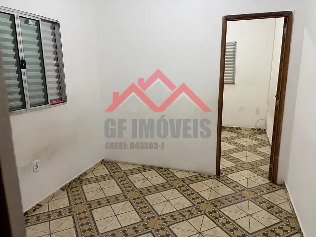 Casa 2 quartos e 1 banheiro, para alugar, no bairro Parque Regina em São Paulo