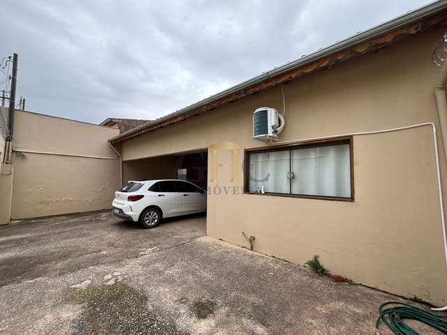 Casa com 250m² 3 quartos e 2 banheiros, à venda, no bairro Jardim Santa Maria em Salto de Pirapora