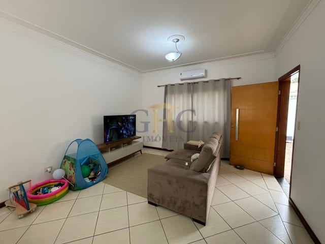 Casa com 250m² 3 quartos e 2 banheiros, à venda, no bairro Jardim Santa Maria em Salto de Pirapora