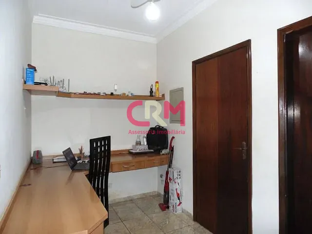 Casa com 364m² 5 quartos e 3 banheiros, à venda, no bairro Bairro Talavasso em Taquaritinga