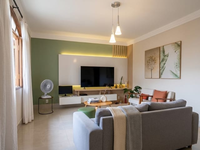 Casa 5 quartos e 5 banheiros, à venda, no bairro Stiep em Salvador