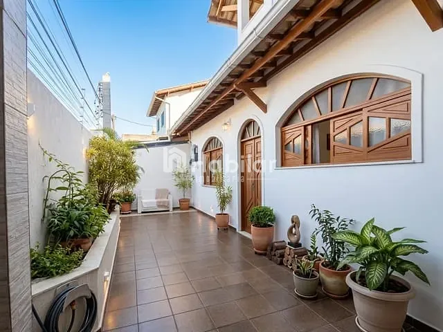 Casa 5 quartos e 5 banheiros, à venda, no bairro Stiep em Salvador