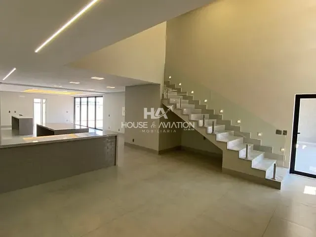 Casa com 313m² 4 quartos e 5 banheiros, à venda, no bairro Jardins Capri em Senador Canedo