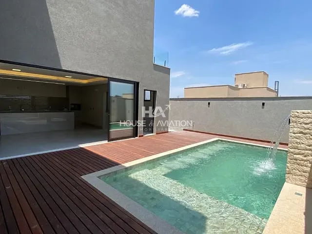 Casa com 313m² 4 quartos e 5 banheiros, à venda, no bairro Jardins Capri em Senador Canedo