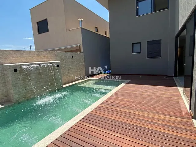 Casa com 313m² 4 quartos e 5 banheiros, à venda, no bairro Jardins Capri em Senador Canedo