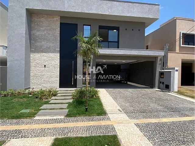 Casa com 313m² 4 quartos e 5 banheiros, à venda, no bairro Jardins Capri em Senador Canedo