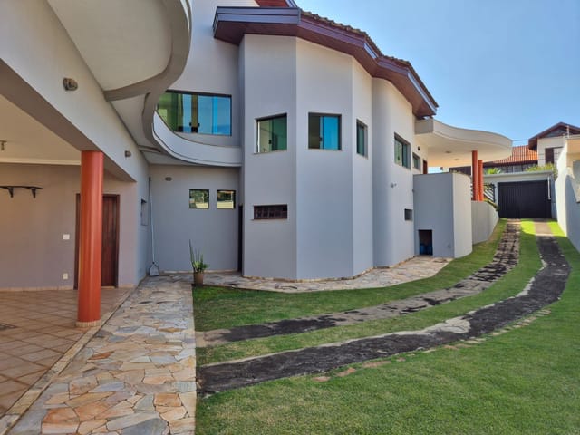 Casa com 1600m² 4 quartos e 6 banheiros, à venda, no bairro Colina Werner Plaas em Americana