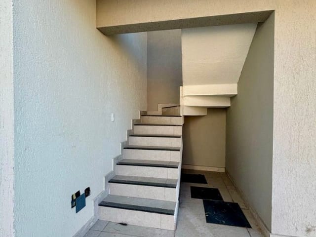Casa com 137m² 3 quartos e 3 banheiros, à venda, no bairro Vale das Orquídeas em Contagem