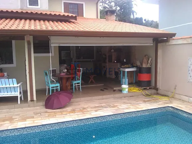 Casa com 800m², à venda, no bairro Vale do Atibaia I em Piracaia
