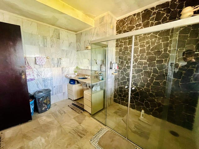 Casa 5 quartos e 6 banheiros, à venda, no bairro Ponta das Canas em Ilhabela