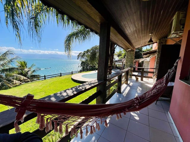 Casa 5 quartos e 6 banheiros, à venda, no bairro Ponta das Canas em Ilhabela