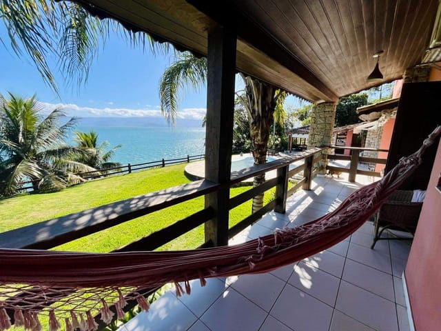 Casa 5 quartos e 6 banheiros, à venda, no bairro Ponta das Canas em Ilhabela
