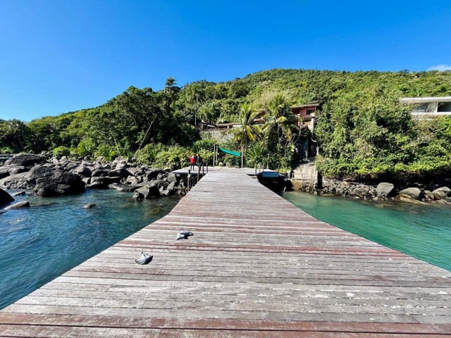 Casa 5 quartos e 6 banheiros, à venda, no bairro Ponta das Canas em Ilhabela