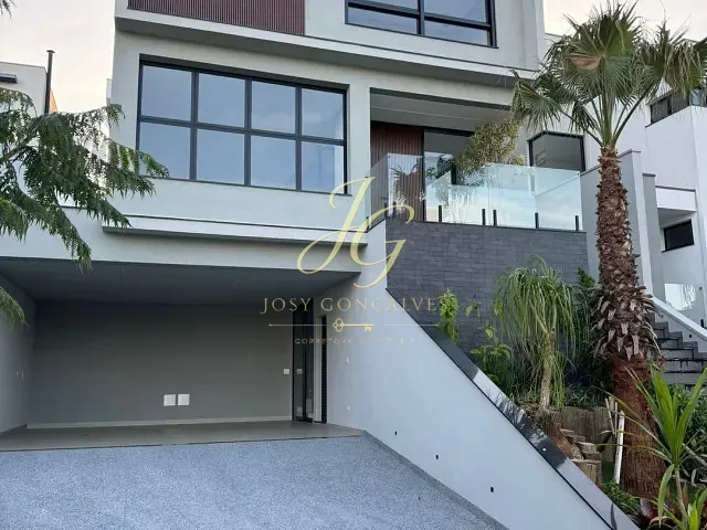 Casa 4 quartos e 6 banheiros, à venda, no bairro Fazenda Rodeio em Mogi das Cruzes