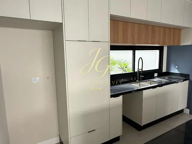 Casa 4 quartos e 6 banheiros, à venda, no bairro Fazenda Rodeio em Mogi das Cruzes