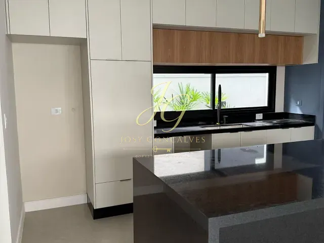 Casa 4 quartos e 6 banheiros, à venda, no bairro Fazenda Rodeio em Mogi das Cruzes