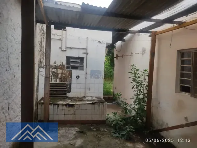 Casa 2 quartos e 2 banheiros, à venda, no bairro Vila Hortência em Sorocaba