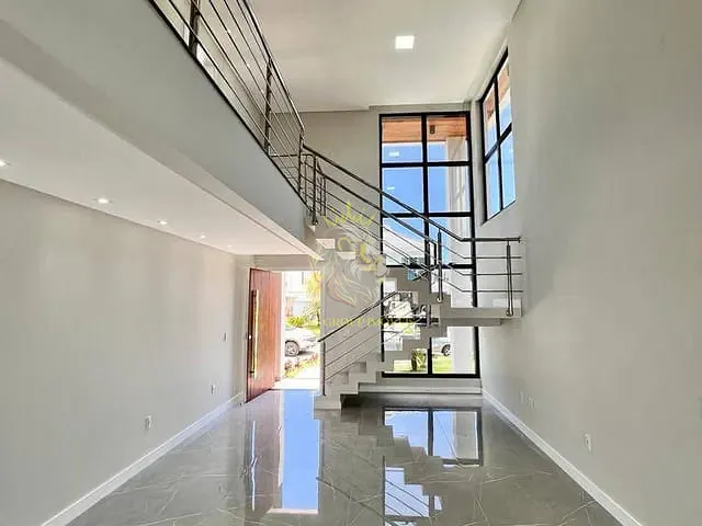 Casa 4 quartos e 5 banheiros, à venda, no bairro Santa Regina em Camboriú