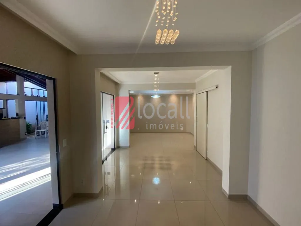 Casa de Condomínio com 5 quartos para aluguel, 280m² — foto 3 de 35