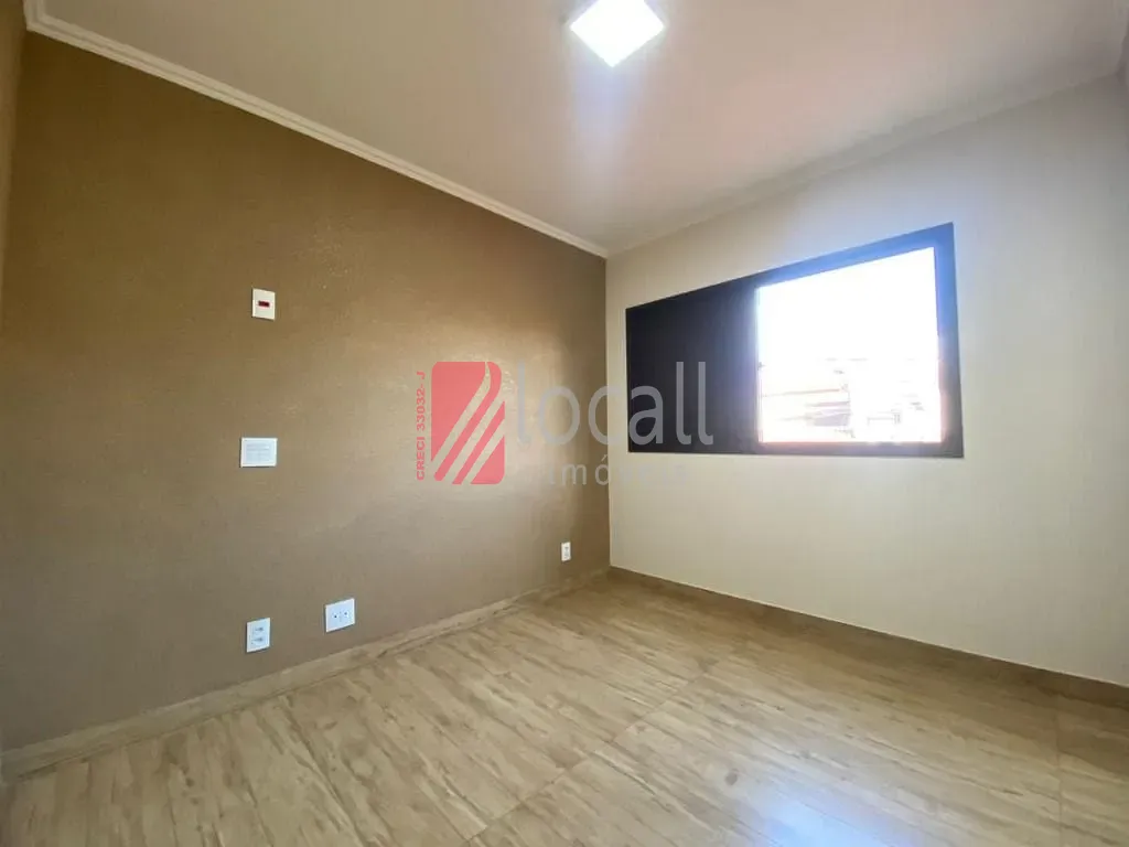 Casa de Condomínio com 5 quartos para aluguel, 280m² — foto 32 de 35