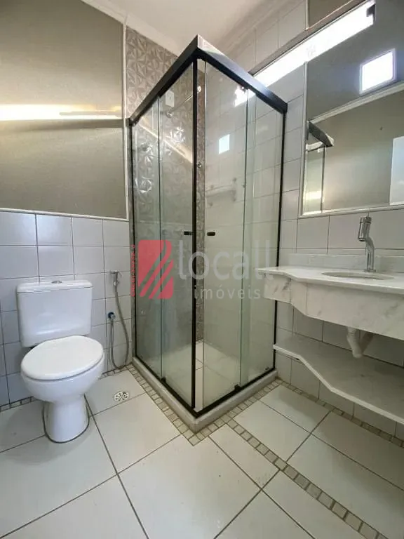 Casa de Condomínio com 5 quartos para aluguel, 280m² — foto 25 de 35