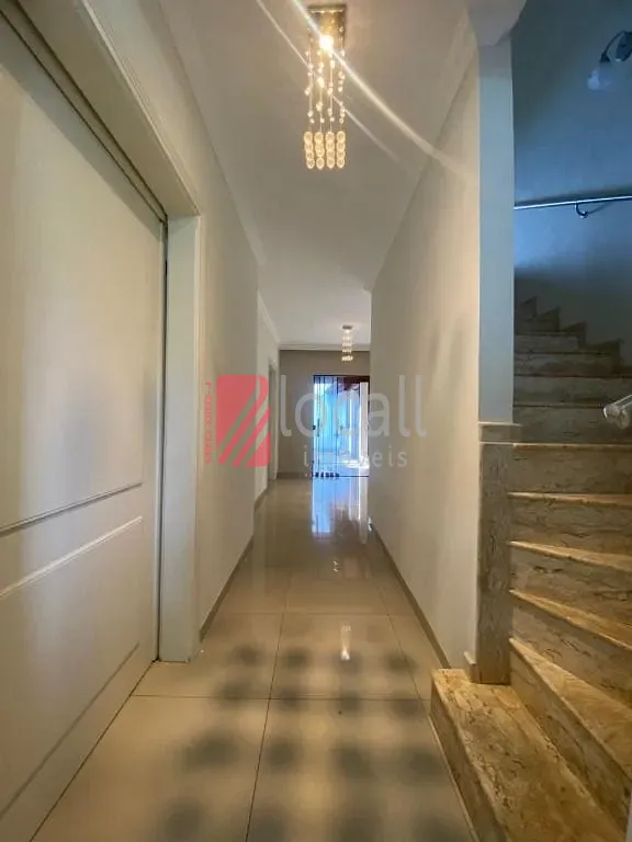 Casa de Condomínio com 5 quartos para aluguel, 280m² — foto 6 de 35
