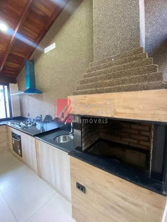 Casa de Condomínio com 5 quartos para aluguel, 280m² — foto 15 de 35
