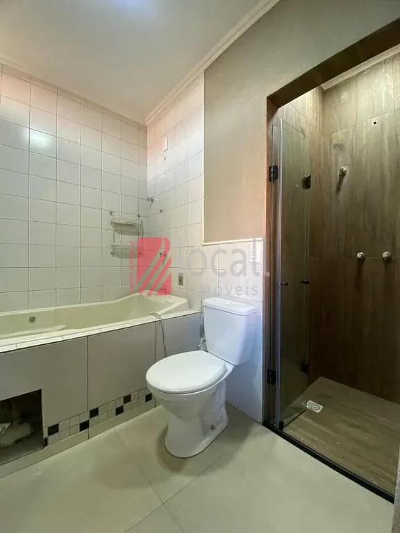 Casa de Condomínio com 5 quartos para aluguel, 280m² — foto 29 de 35