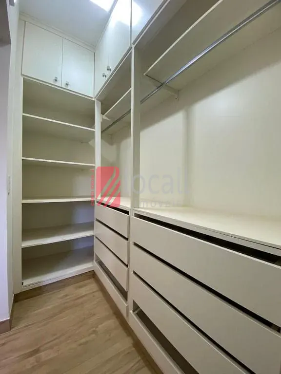 Casa de Condomínio com 5 quartos para aluguel, 280m² — foto 23 de 35