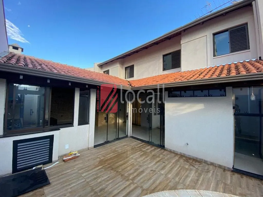 Casa de Condomínio com 5 quartos para aluguel, 280m² — foto 20 de 35