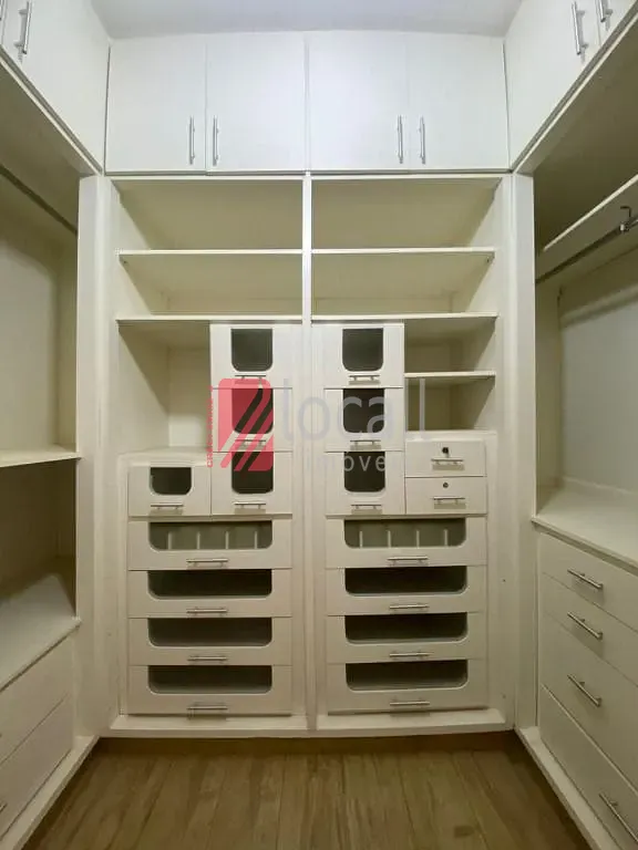 Casa de Condomínio com 5 quartos para aluguel, 280m² — foto 31 de 35