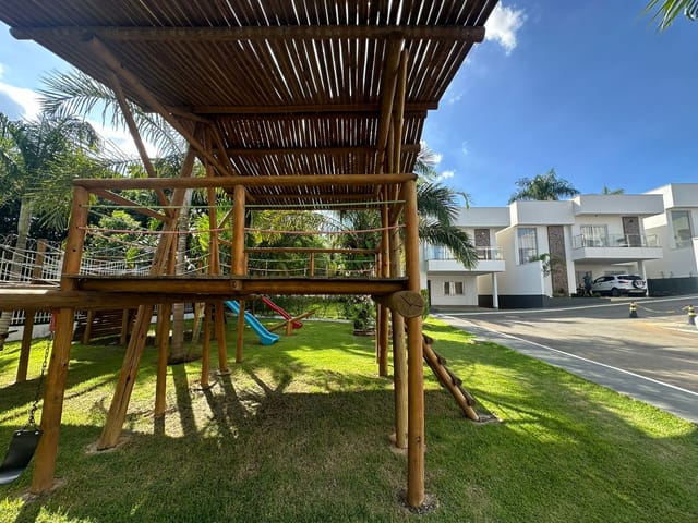 Foto do Casa - Casa sobrado condomínio fechado Locação 3 Quartos Suites, 2 Vagas, 250M², Sítios Santa Luzia, Aparecida Goiânia - GO | CONDOMINIO VEREDAS DA ALVORADA | Lopes e Pinheiro Imóveis
