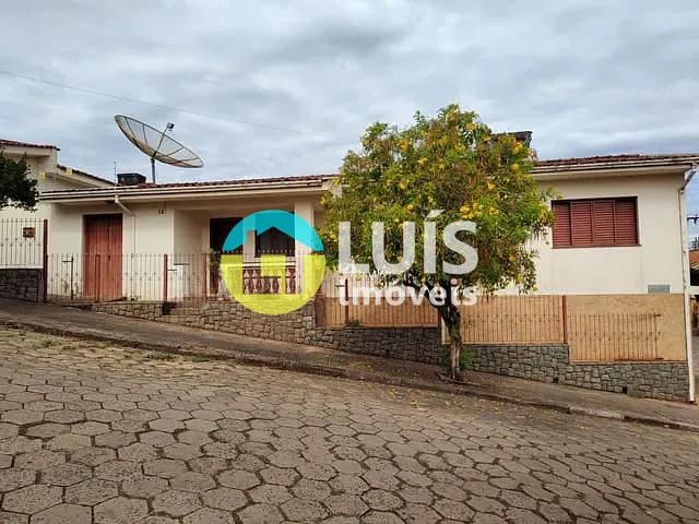 Casa 3 quartos e 1 banheiro, à venda, no bairro CENTRO em Guaranésia