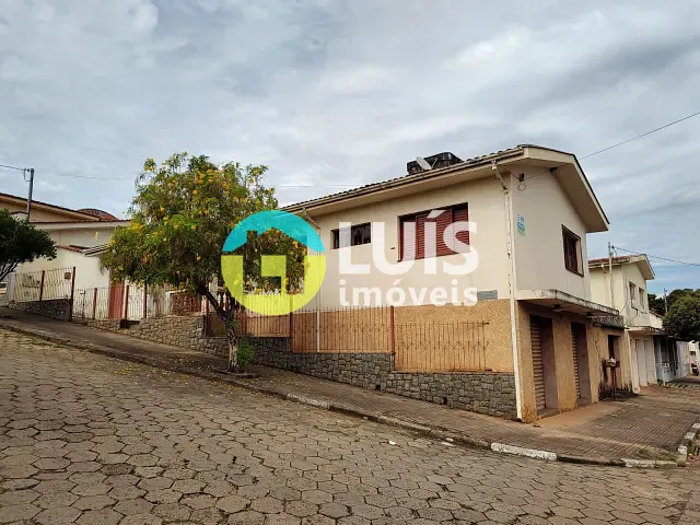 Casa 3 quartos e 1 banheiro, à venda, no bairro CENTRO em Guaranésia